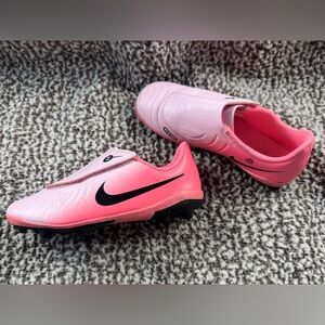 Nike Kids Pink Molded Soccer Cleats/Sneakers size 13C